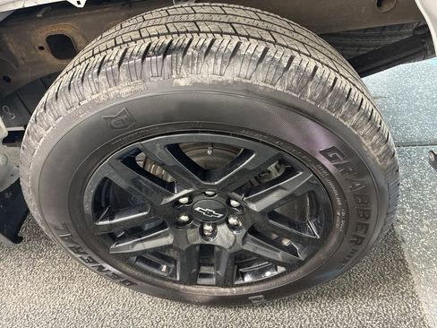 Used 2023 Chevrolet Silverado 1500 Custom image 8