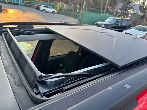 Used 2015 Jeep Renegade Latitude w/ Popular Equipment Group image 30