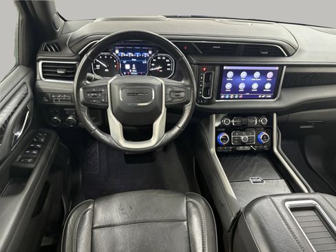 Used 2021 GMC Yukon XL Denali w/ Denali Premium Package image 11