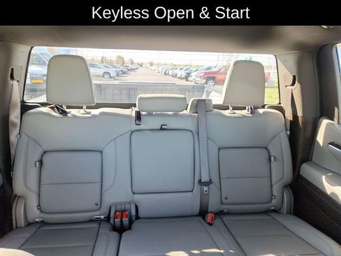 Used 2024 GMC Sierra 1500 SLT image 31