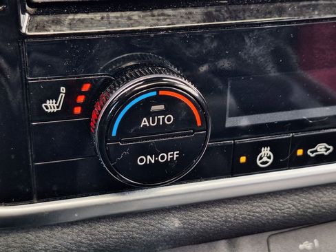 Used 2022 Nissan Rogue SV w/ SV Premium Package image 23