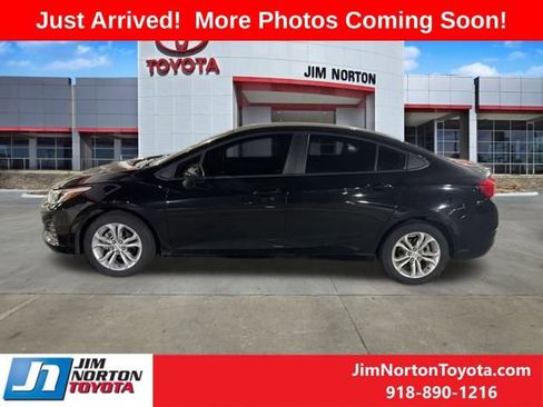 Used 2019 Chevrolet Cruze LS w/ LS Convenience Package image 3