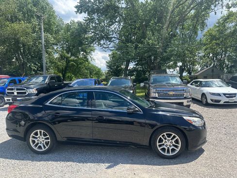 Used 2016 Chevrolet Malibu LT w/ Power Convenience Package FWD image 4