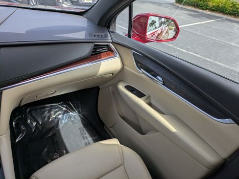 Used 2019 Cadillac XT5 Luxury FWD image 16