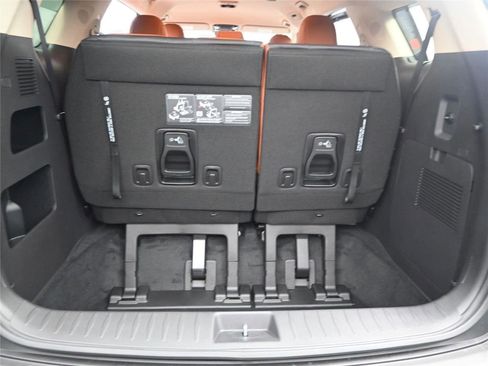 New 2026 Kia Carnival EX image 7