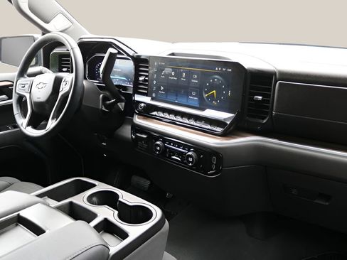 Used 2026 Chevrolet Silverado 1500 LT RWD image 19
