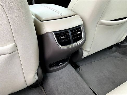 Used 2024 Chevrolet Malibu LT FWD image 12