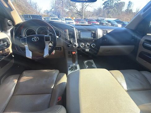 Used 2016 Toyota Sequoia Platinum image 32