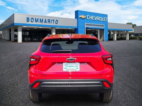 New 2026 Chevrolet Trax LT w/ Driver Confidence Package FWD image 4