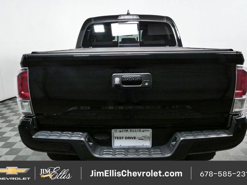 Used 2022 Toyota Tacoma TRD Off-Road w/ Technology Package AWD/4WD image 24