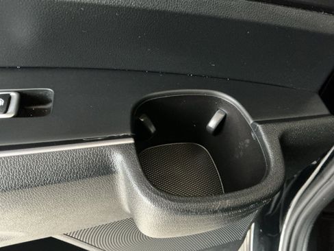 Used 2021 Kia Sorento S image 18