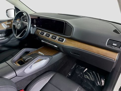 Used 2024 Mercedes-Benz GLE 350 4MATIC w/ Winter Package image 30
