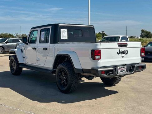 Used 2023 Jeep Gladiator Sport AWD/4WD image 5