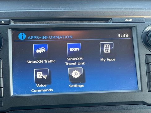 Used 2017 Nissan Titan SV image 16