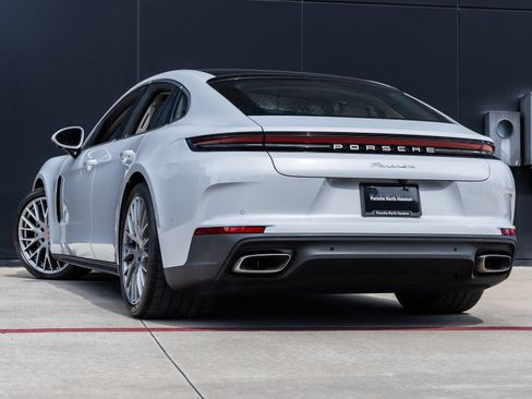 Certified 2026 Porsche Panamera RWD image 3