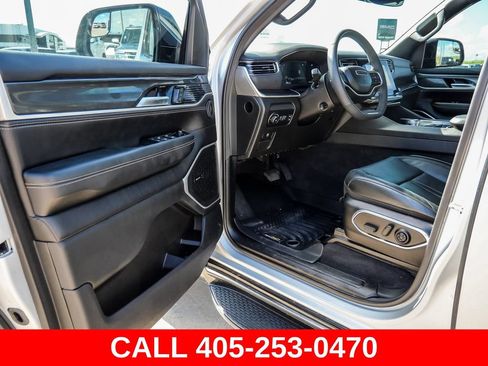 Used 2023 Jeep Wagoneer 4WD w/ Convenience Group I image 57