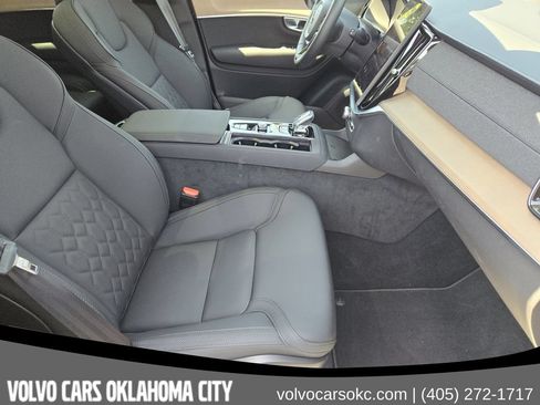 Used 2026 Volvo XC90 B6 Plus w/ Protection Package Premier AWD/4WD image 12