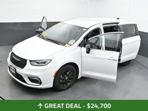 Used 2024 Chrysler Pacifica Touring-L FWD image 63