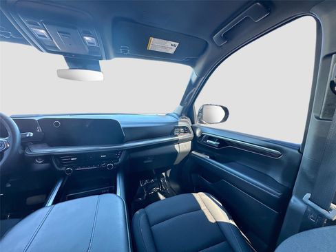 Used 2025 Chevrolet Tahoe LS image 23