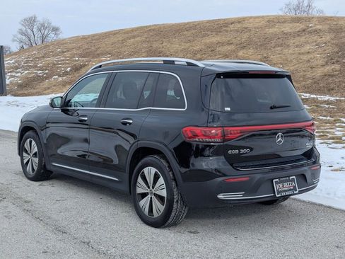 Used 2023 Mercedes-Benz EQB 300 4MATIC image 3