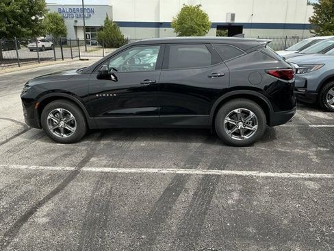 Used 2025 Chevrolet Blazer LT FWD image 13