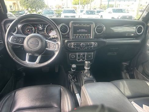 Used 2020 Jeep Wrangler Unlimited Sahara AWD/4WD image 15