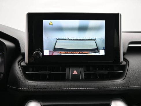 Used 2023 Toyota RAV4 LE FWD image 18