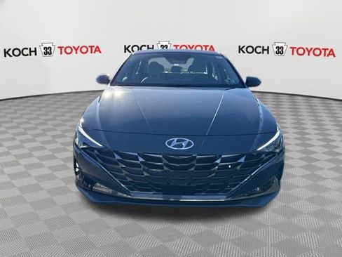 Used 2023 Hyundai Elantra Limited image 2