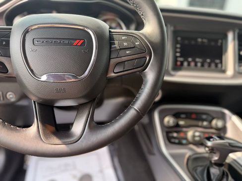 Used 2022 Dodge Challenger SXT RWD image 16
