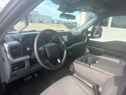 Used 2024 Ford F250 XL w/ STX Appearance Package AWD/4WD image 9