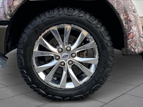 Used 2015 Ford F150 Lariat image 10