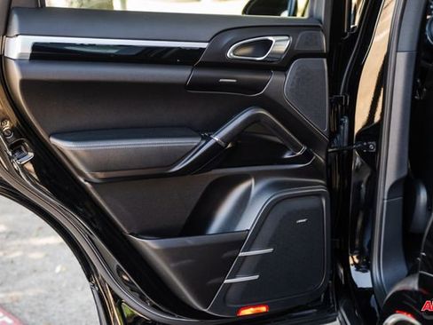 Used 2018 Porsche Cayenne Platinum Edition image 66