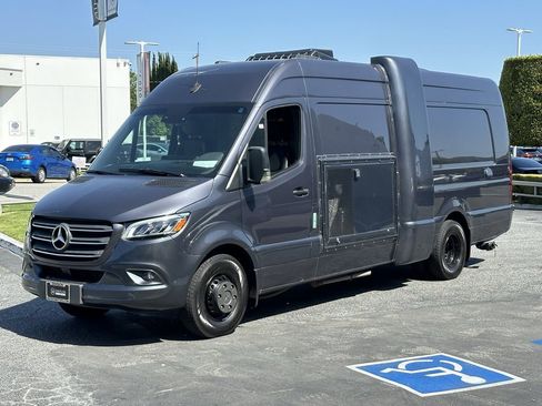 Used 2020 Mercedes-Benz Sprinter 4500 image 8