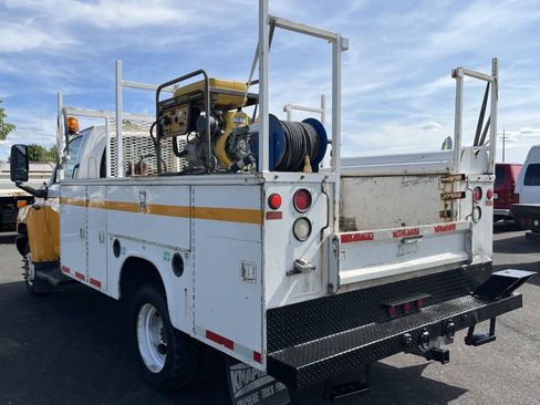 Used 2005 Chevrolet Kodiak C4500 2WD Regular Cab image 7