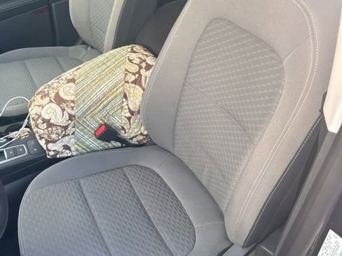 Certified 2022 Ford Escape SE w/ Cold Weather Package image 12