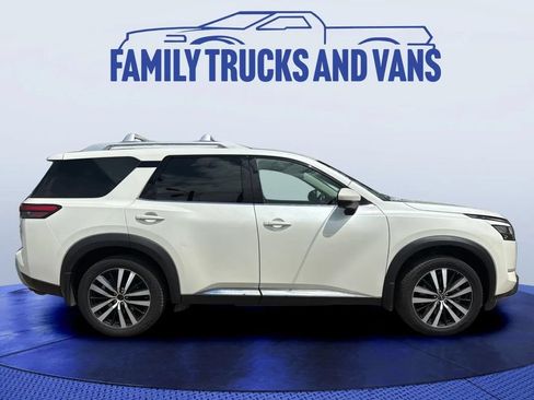 Used 2024 Nissan Pathfinder Platinum w/ Cargo Package AWD/4WD image 6