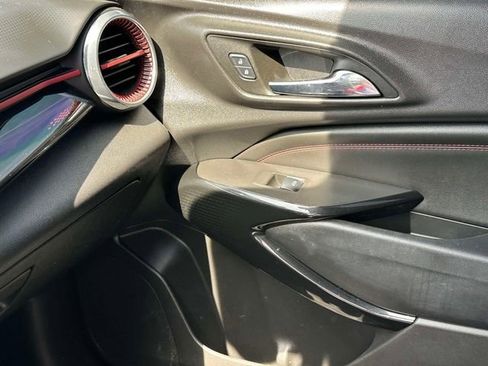 Used 2025 Chevrolet Trax RS w/ Driver Confidence Package FWD image 27