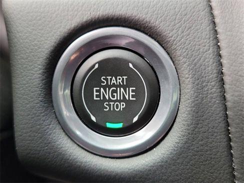 Used 2023 GMC Yukon AT4 image 33