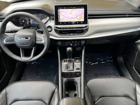 Used 2025 Jeep Compass Limited AWD/4WD image 38