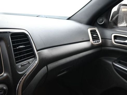 Used 2016 Jeep Grand Cherokee Laredo image 20