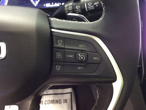 New 2025 Jeep Grand Cherokee Limited w/ Black Appearance Package image 23