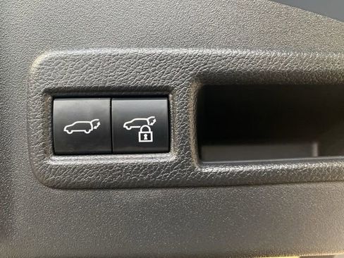 Certified 2024 Subaru Solterra Limited image 8