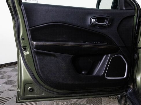 Used 2019 Jeep Compass Limited image 34