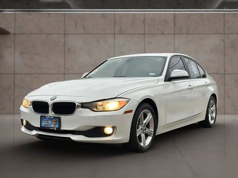 Used 2015 BMW 320i Sedan RWD image 10