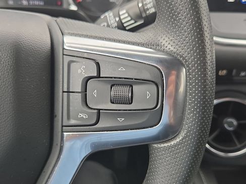 Used 2025 Chevrolet Blazer LT AWD/4WD image 21