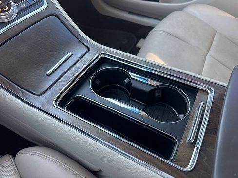 Used 2019 Lincoln Continental Select image 27