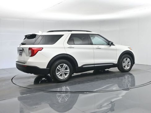 Certified 2023 Ford Explorer XLT image 29