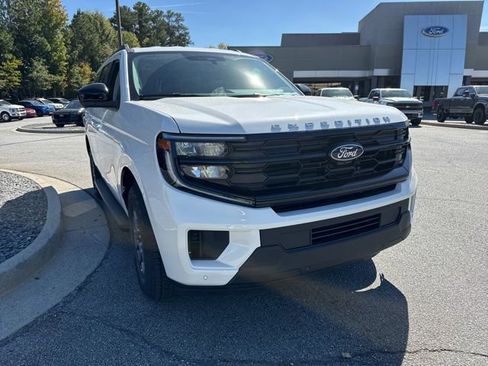 New 2025 Ford Expedition Active image 3
