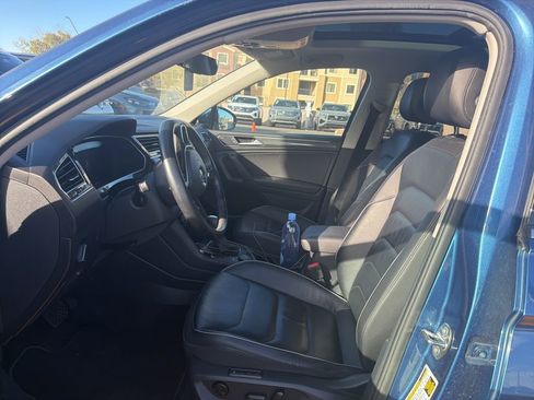 Used 2019 Volkswagen Tiguan SEL Premium image 11