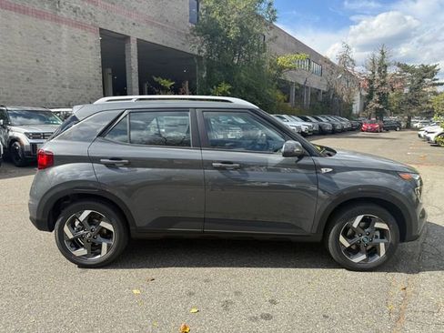 New 2026 Hyundai Venue SEL image 8